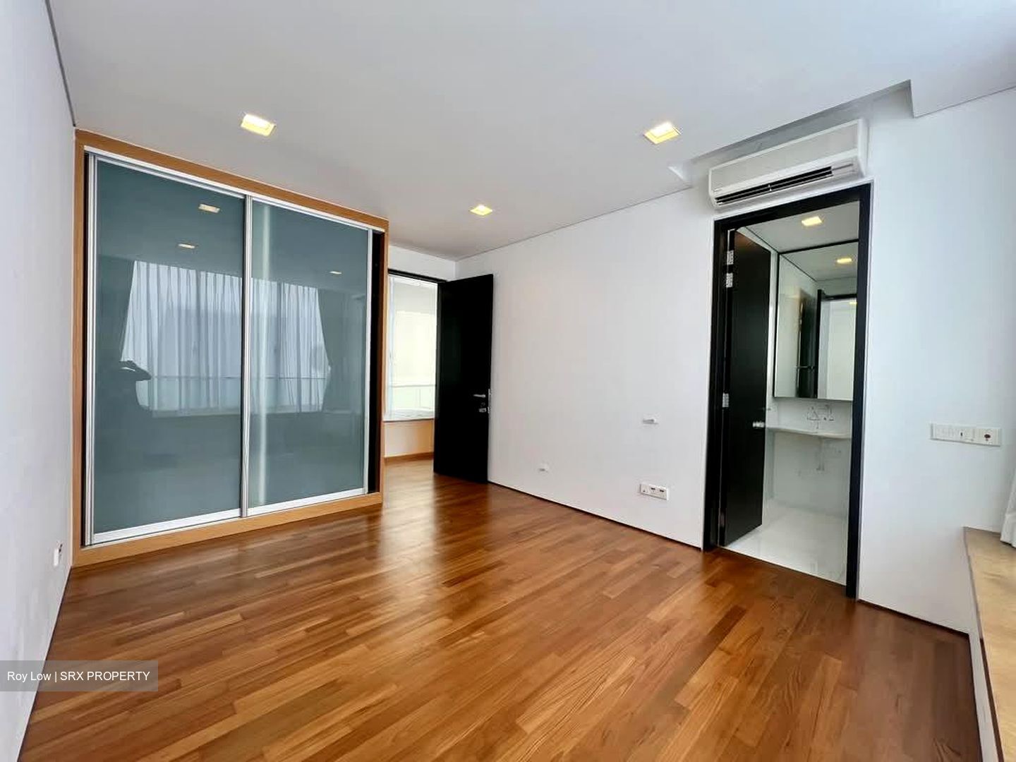 Queen's Road (D10), Detached #596398801